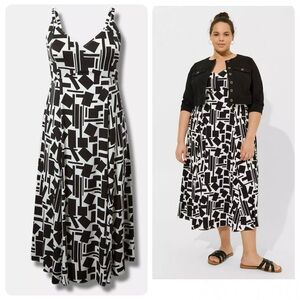 Torrid Stretch Challis Trapeze Black White Geometric Print Maxi Dress Plus Size